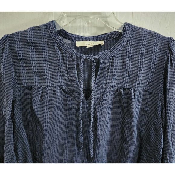 Loft Women's Long Sleeve Blouse Top Tie Keyhole Neck Textured Blue Size Medium - Picture 2 of 9